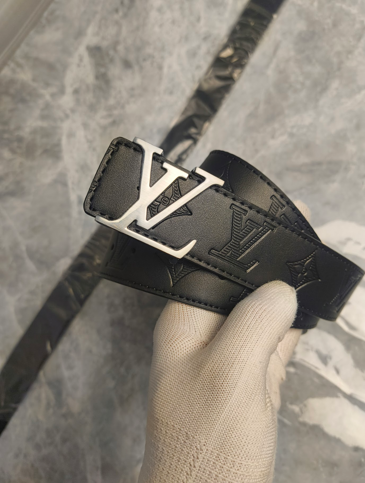 Cinto Closet LV